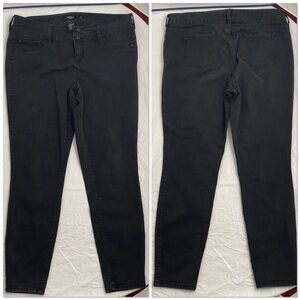 Torrid black distressed wash skinny jeans 18T